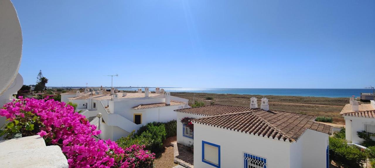 The Swallow'S Rest Beach House - Meia Praia Lagos Exteriör bild