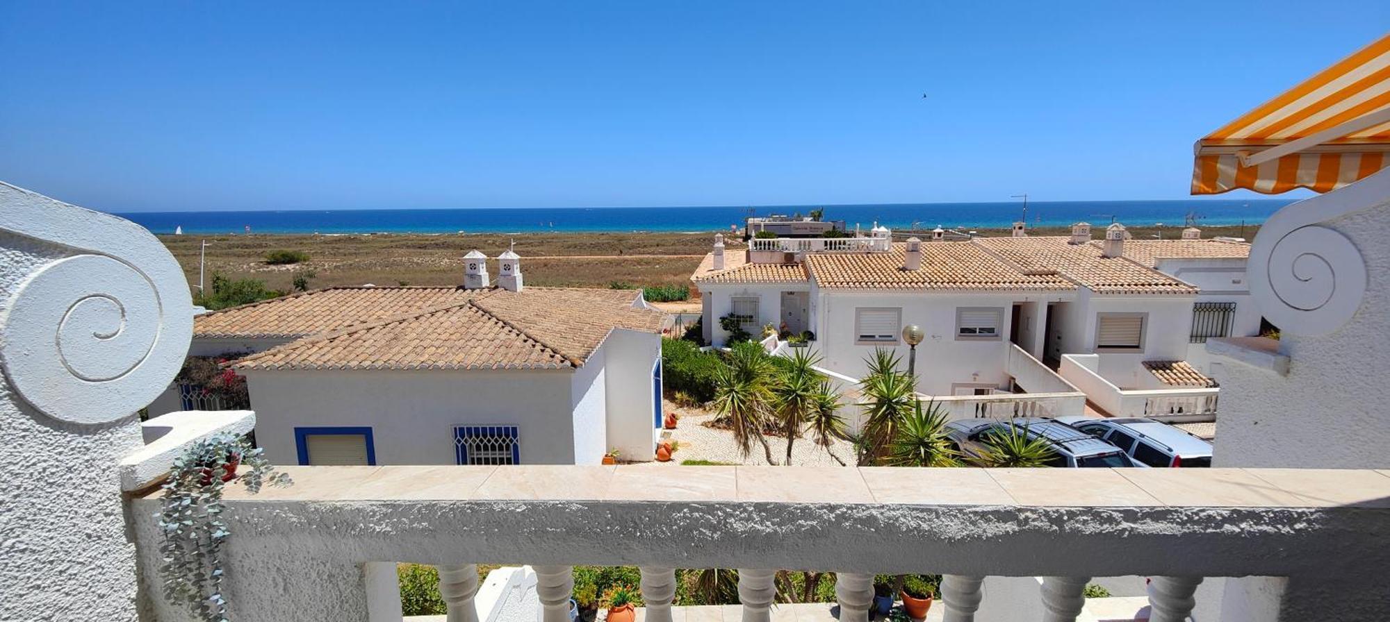 The Swallow'S Rest Beach House - Meia Praia Lagos Exteriör bild